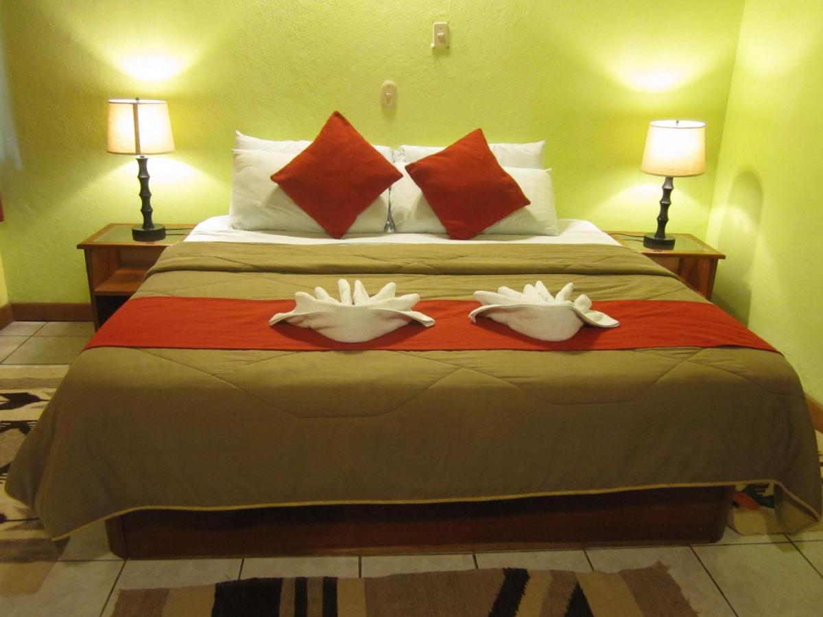 Hotel Jaguar Inn Тикаль Экстерьер фото