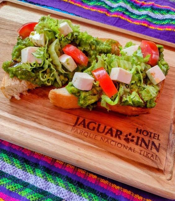 Hotel Jaguar Inn Тикаль Экстерьер фото