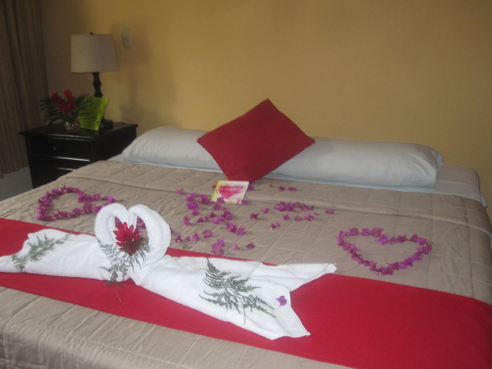 Hotel Jaguar Inn Тикаль Экстерьер фото